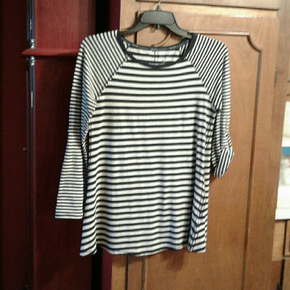 Calvin Klein Tops - Calvin Klein top Calvin Klein Tops - Calvin Klein top